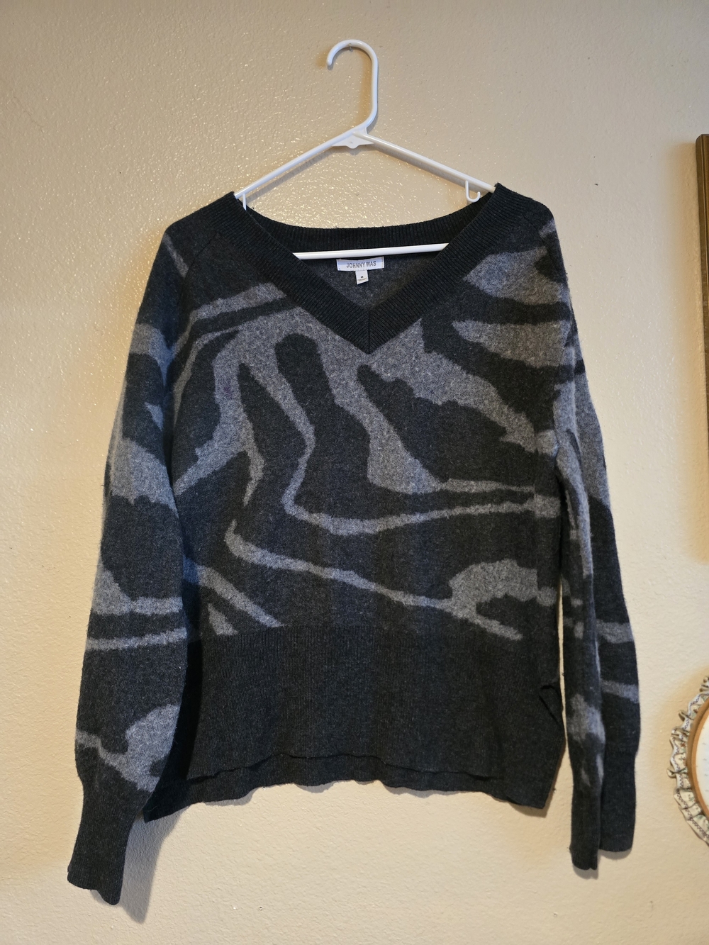 Johnny Was Zebra Pattern V-Neck Women's Sweater - Gray And Black